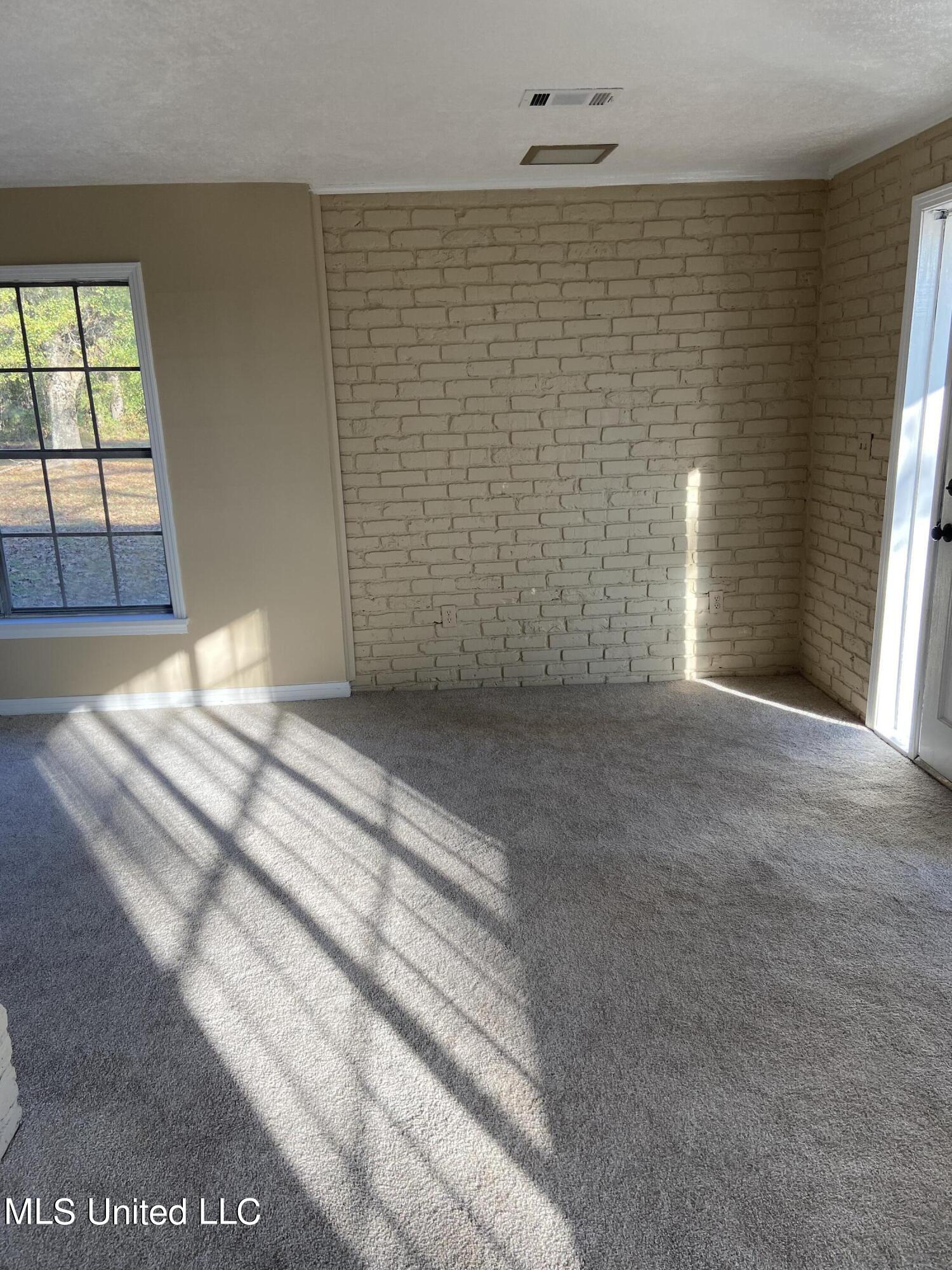 12090 Newton County Martin Road Collinsville, MS 39325 - Photo 8 of 22 IMG_3869