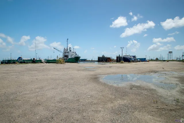 $8,995,000 | 25742 Old Highway 1, Golden Meadow, LA 70357