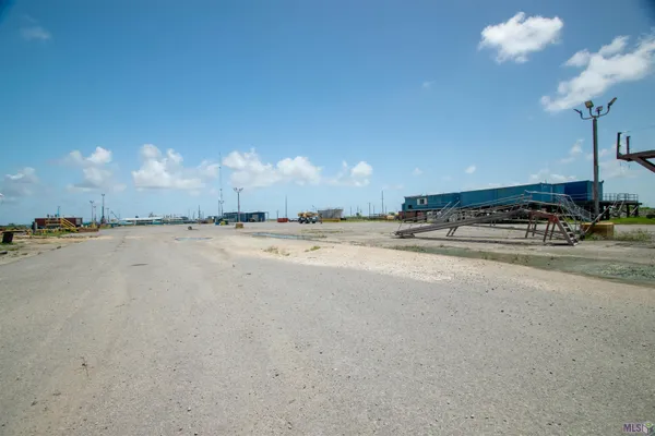 $8,995,000 | 25742 Old Highway 1, Golden Meadow, LA 70357