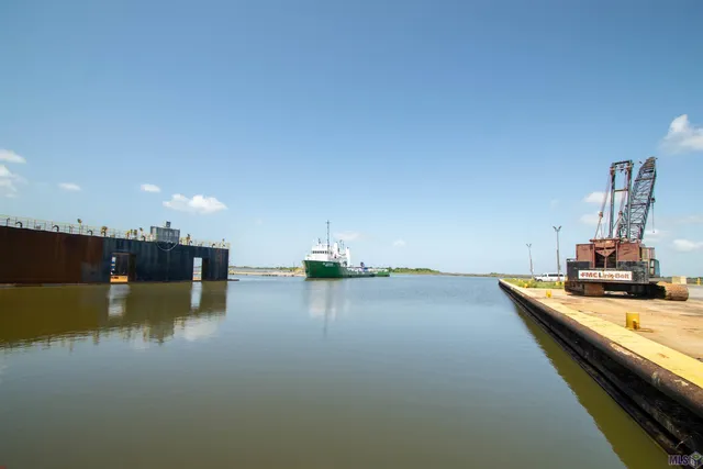 $8,995,000 | 25742 Old Highway 1, Golden Meadow, LA 70357