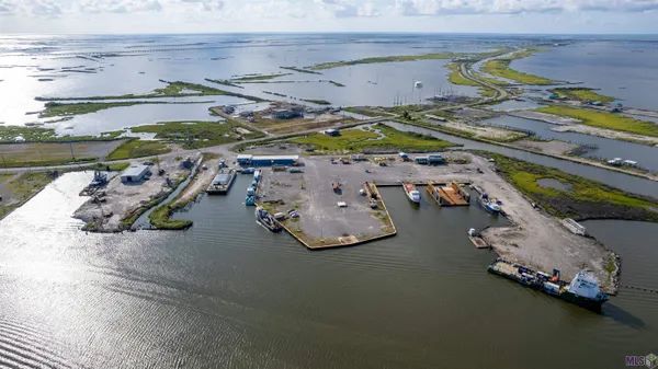 $8,995,000 | 25742 Old Highway 1, Golden Meadow, LA 70357