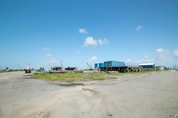 $8,995,000 | 25742 Old Highway 1, Golden Meadow, LA 70357