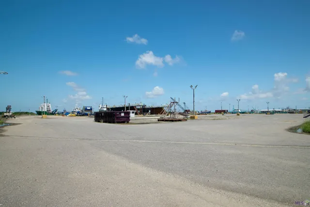 $8,995,000 | 25742 Old Highway 1, Golden Meadow, LA 70357