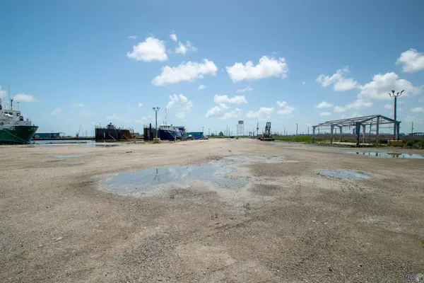 $8,995,000 | 25742 Old Highway 1, Golden Meadow, LA 70357