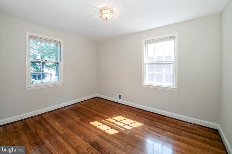 6007 Walton Road Bethesda, MD 20817 - Photo 16 of 28 Bedroom