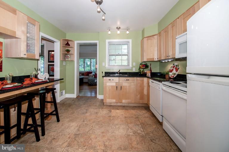 6007 Walton Road Bethesda, MD 20817 - Photo 19 of 28 Kitchen