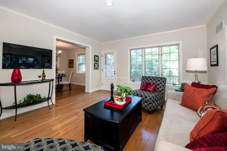 6007 Walton Road Bethesda, MD 20817 - Photo 21 of 28 Family Room