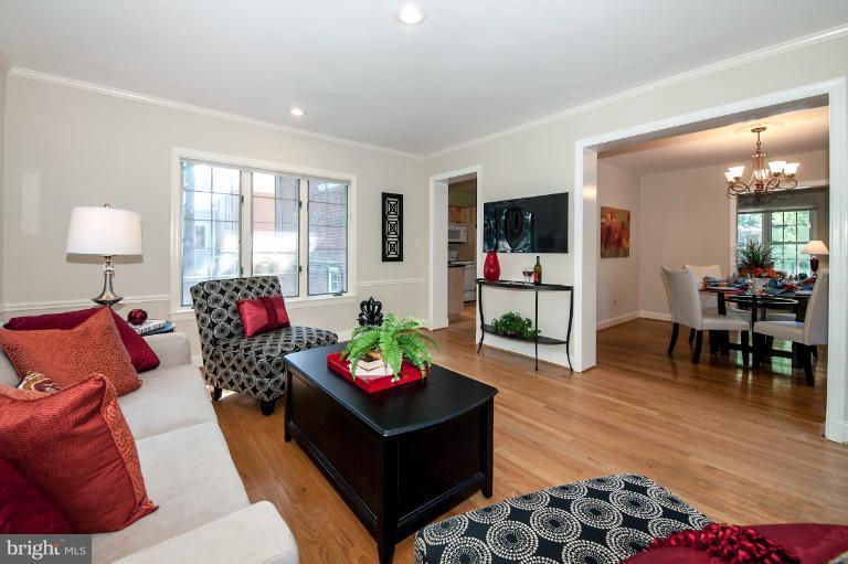 6007 Walton Road Bethesda, MD 20817 - Photo 4 of 28 Family Room