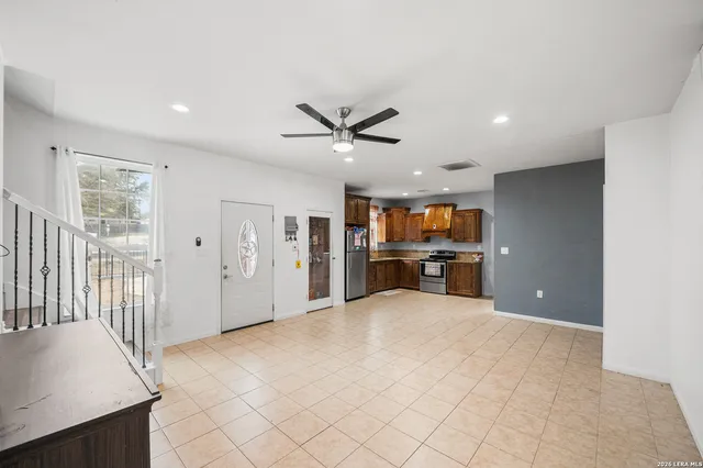 $250,000 | 22914 Skila Drive, Elmendorf, TX 78112