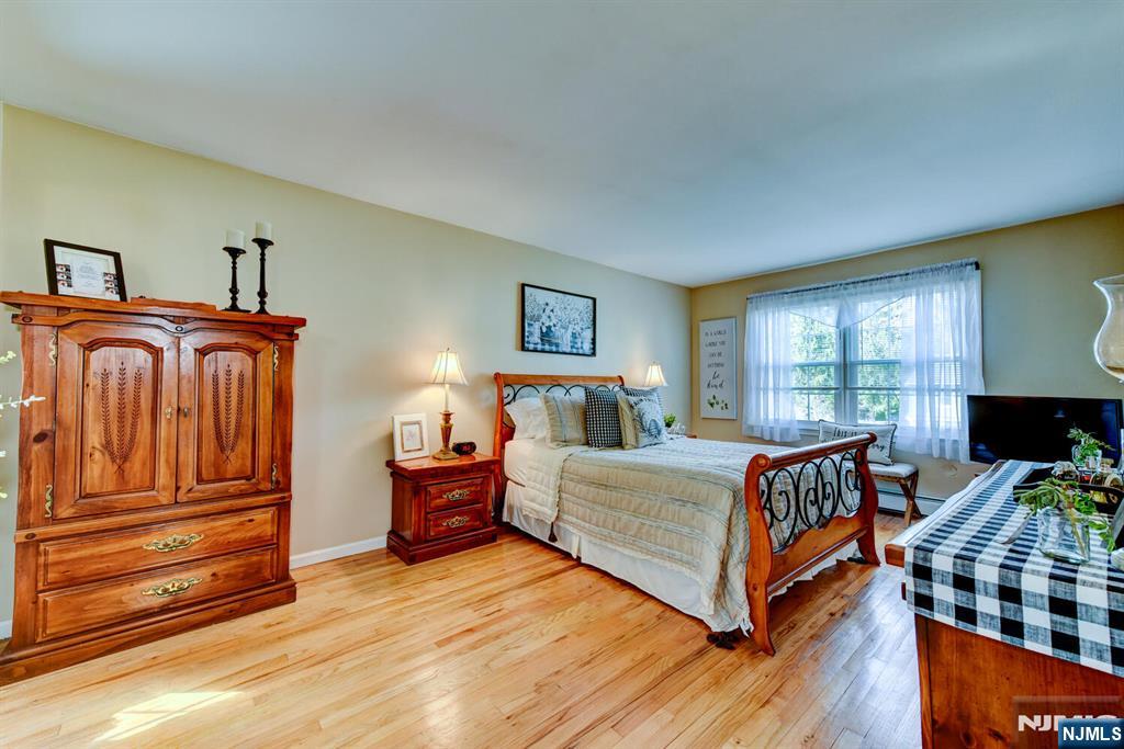 8 Loretta Lane Oak Ridge, NJ 07438 - Photo 14 of 28