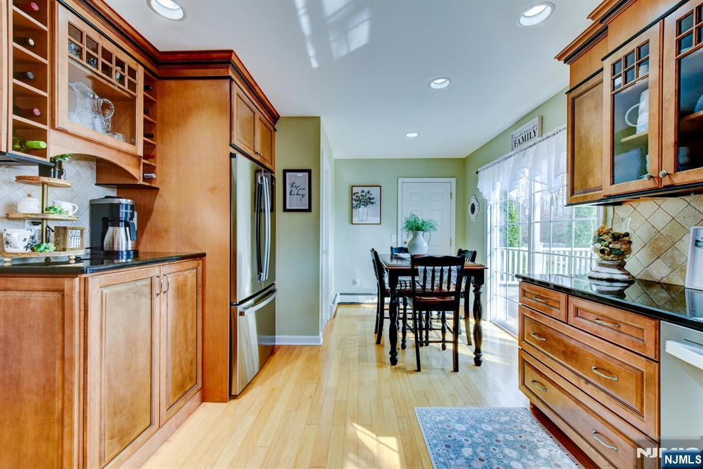 8 Loretta Lane Oak Ridge, NJ 07438 - Photo 8 of 28