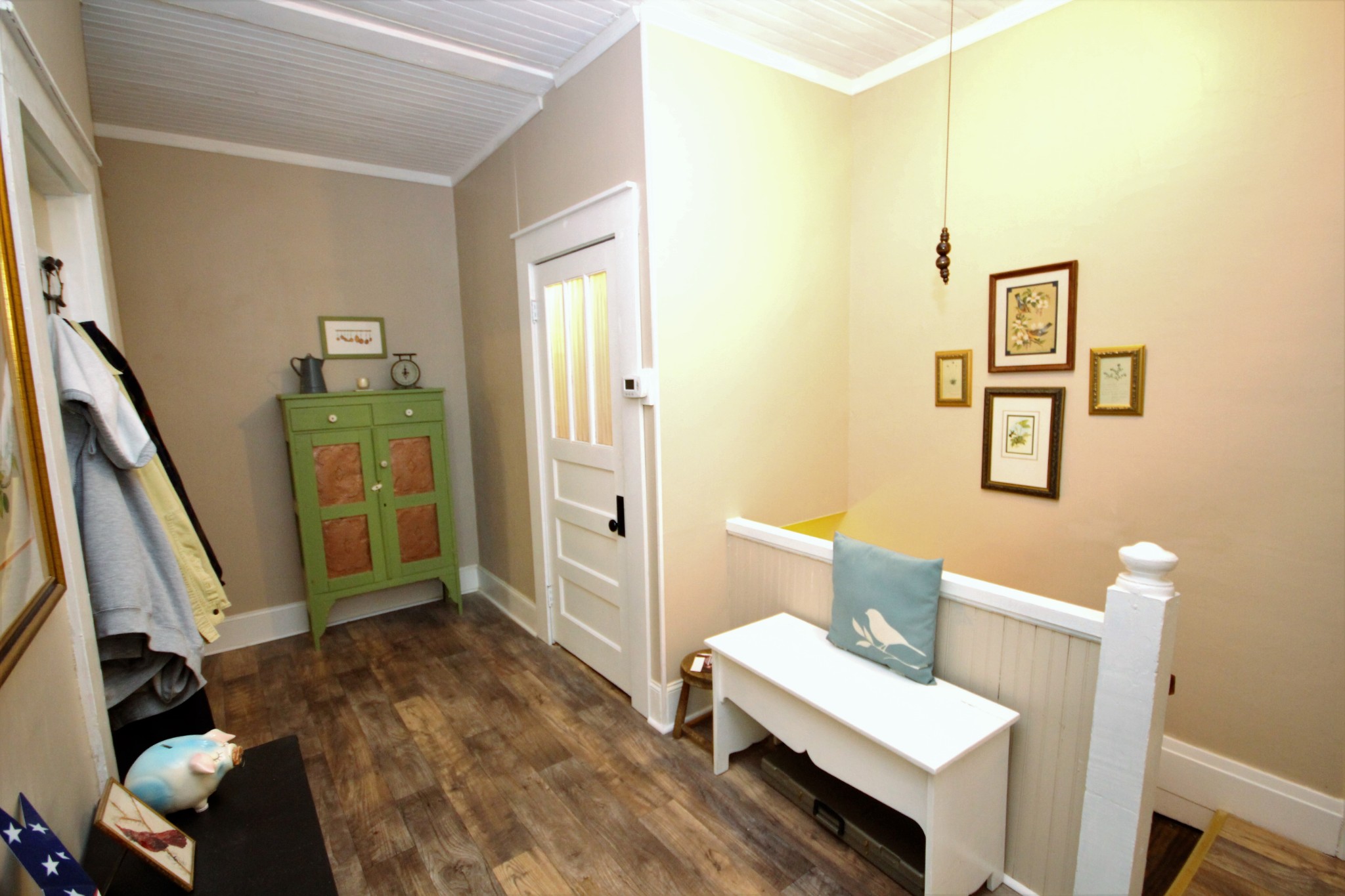 312 North Main Street Springfield, TN 37172 - Photo 20 of 47 a living room with furniture and a window
