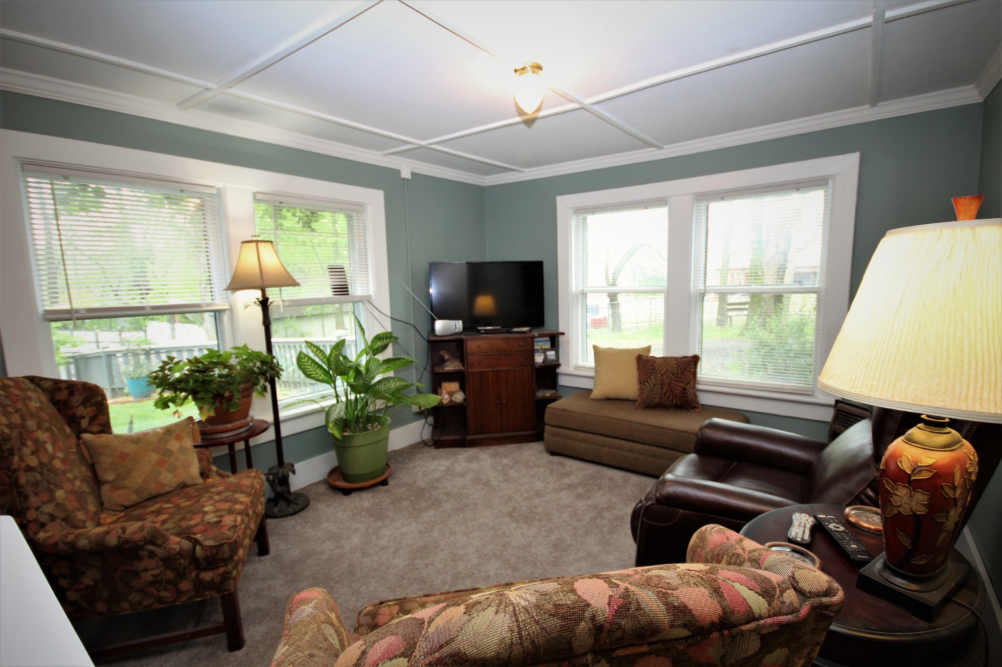 312 North Main Street Springfield, TN 37172 - Photo 45 of 47 a living room with furniture and a flat screen tv