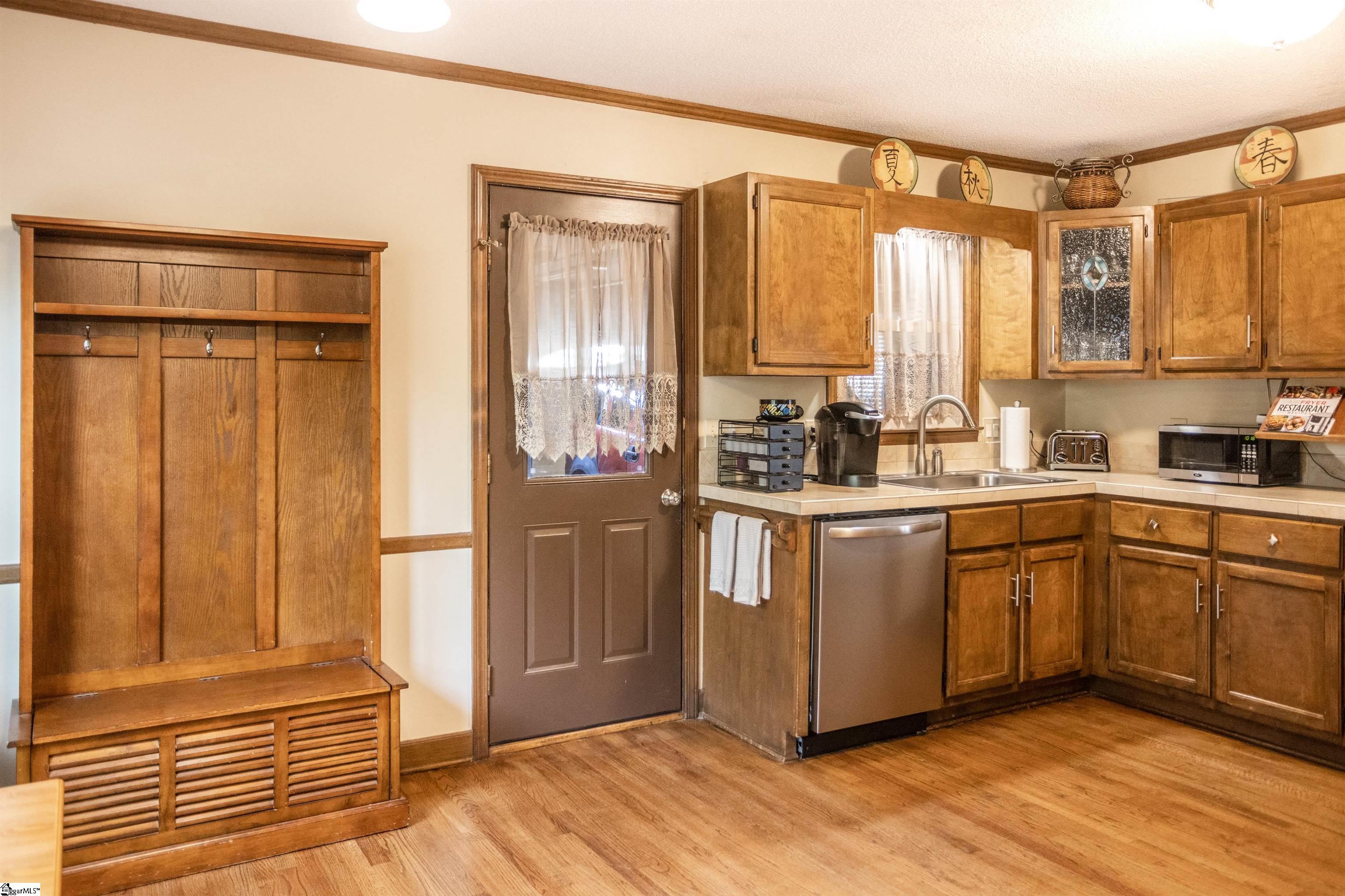 206 Gilderbrook Road Greenville, SC 29615 - Photo 10 of 32 Gallery Image 10