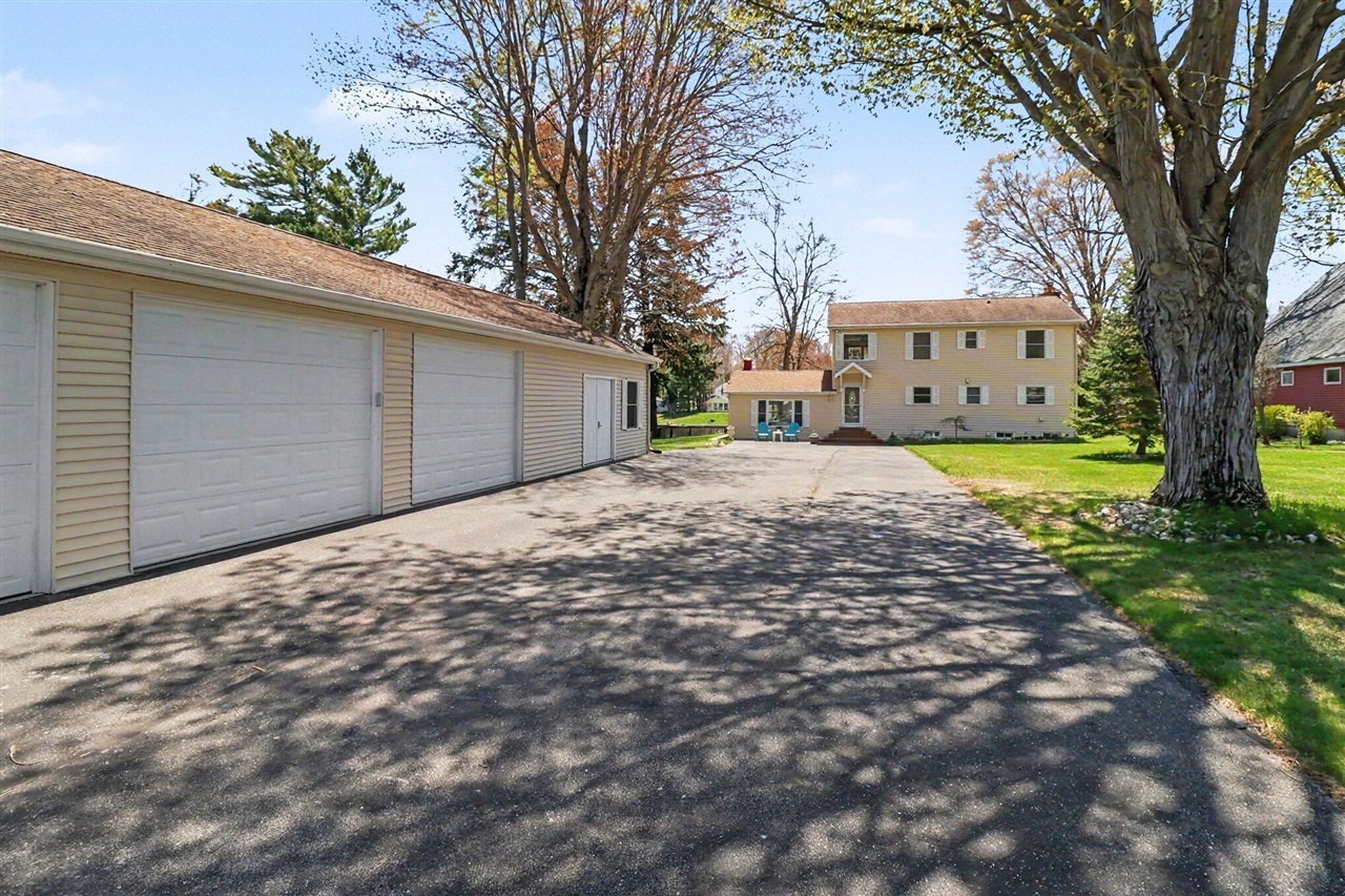 6875 West Illinois Road Ludington, MI 49431 - Photo 5 of 38