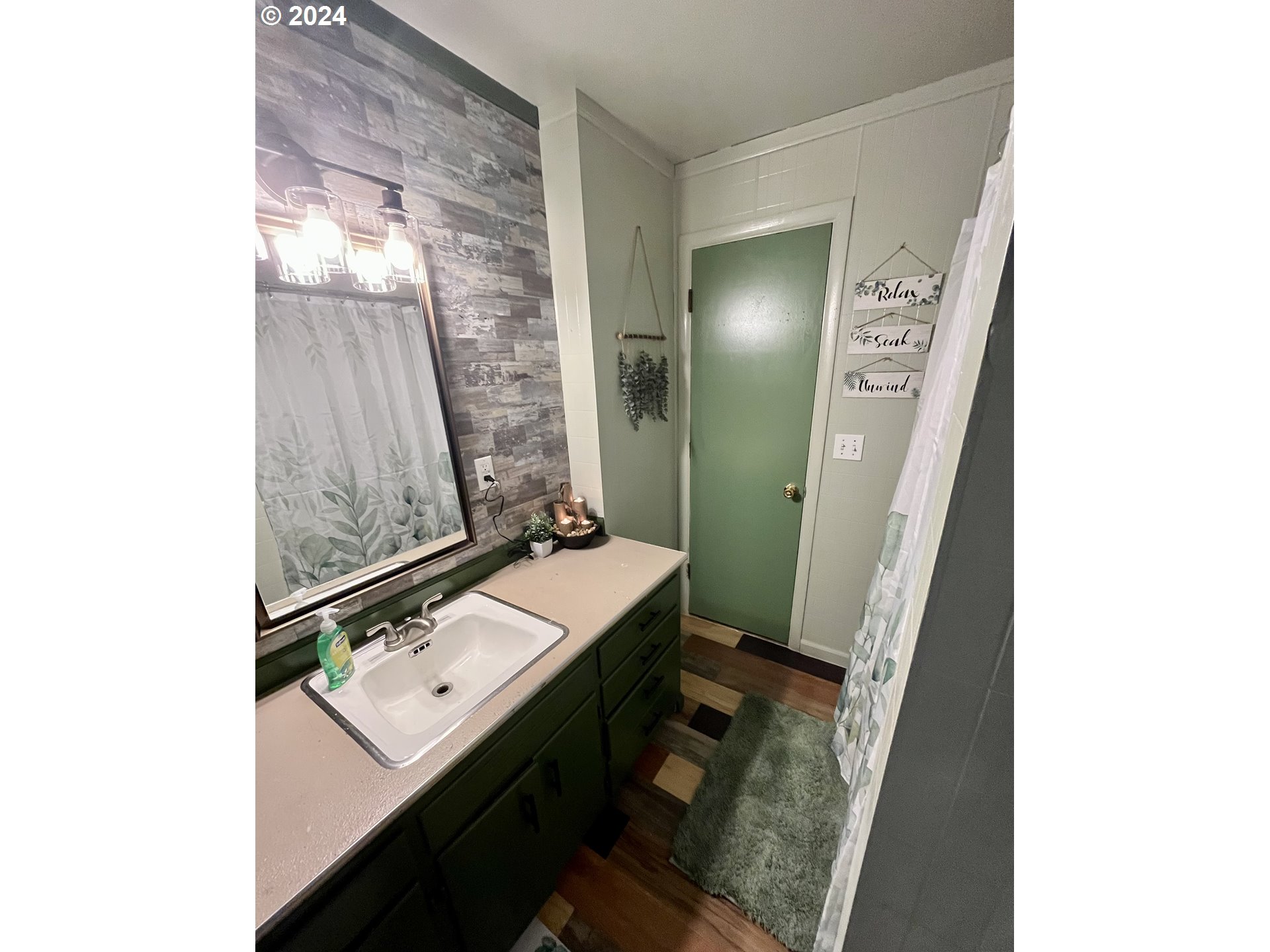 2064 Birch Avenue Reedsport, OR 97467 - Photo 14 of 18 Bathroom