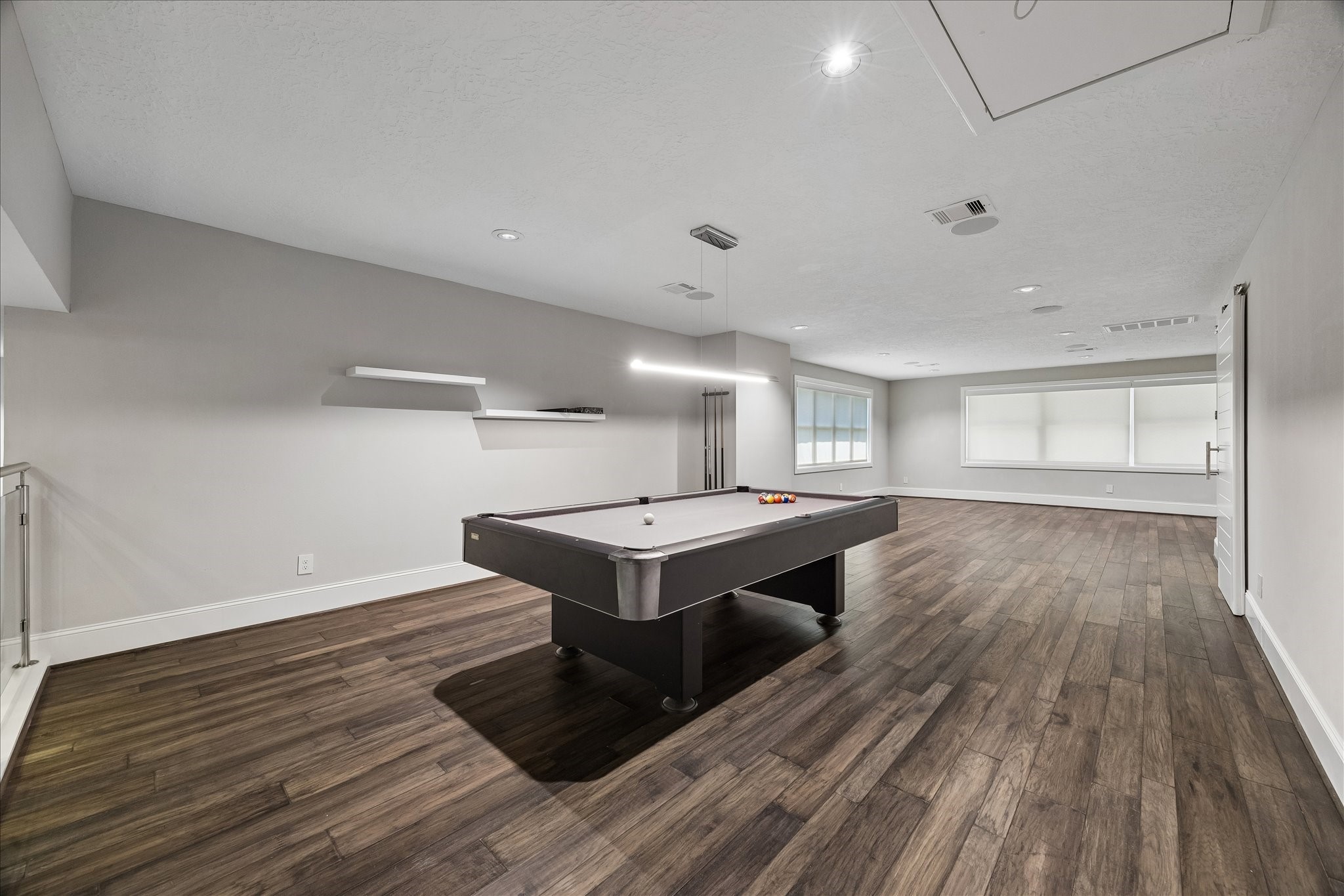 14855 Perthshire Road Houston, TX 77079 - Photo 26 of 43 Second floor game room