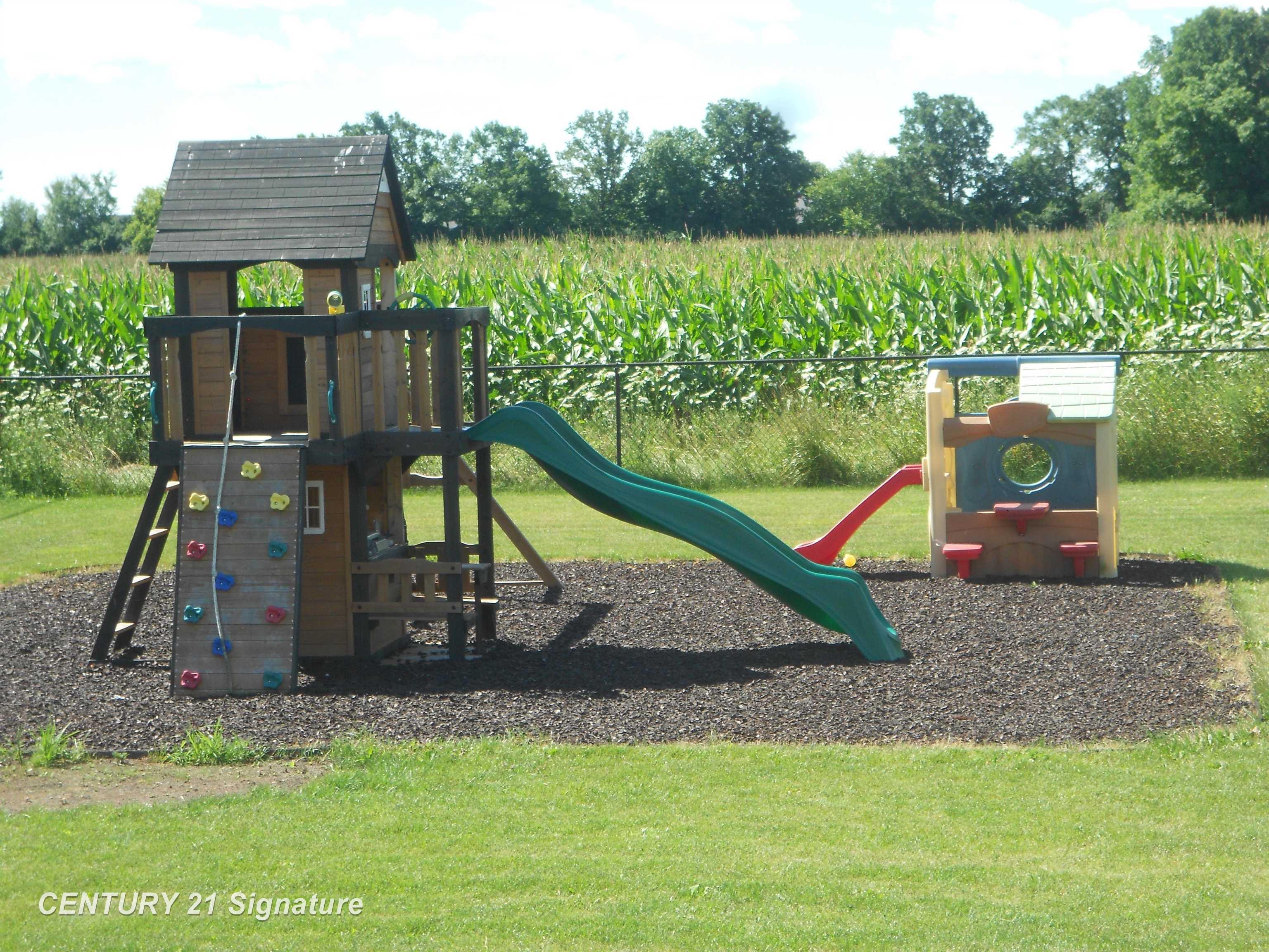 10233 Sarle Road Freeland, MI 48623 - Photo 37 of 38