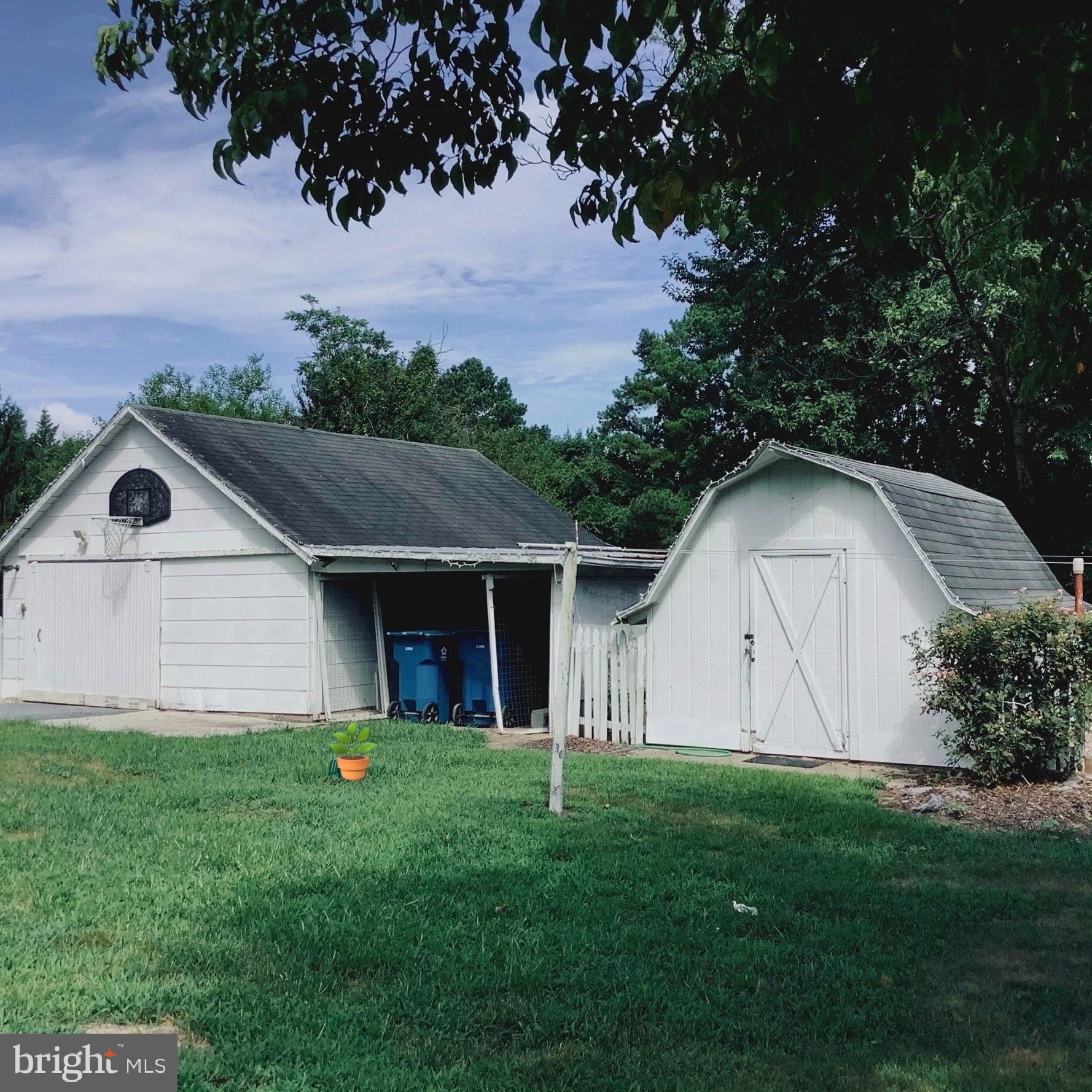 10549 Georgetown Road Laurel, DE 19956 - Photo 5 of 25 Large storage area