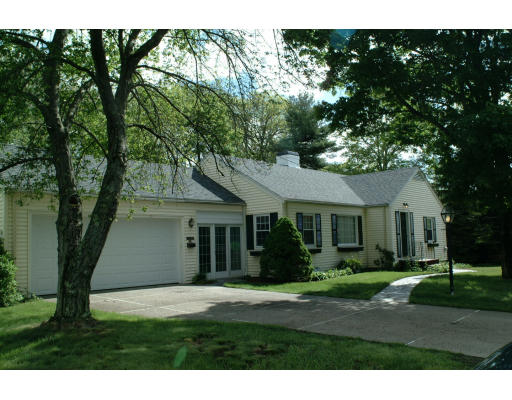 96 Gloucester Road Westwood, MA 02090 - Photo 1 of 15 Gallery Image 1