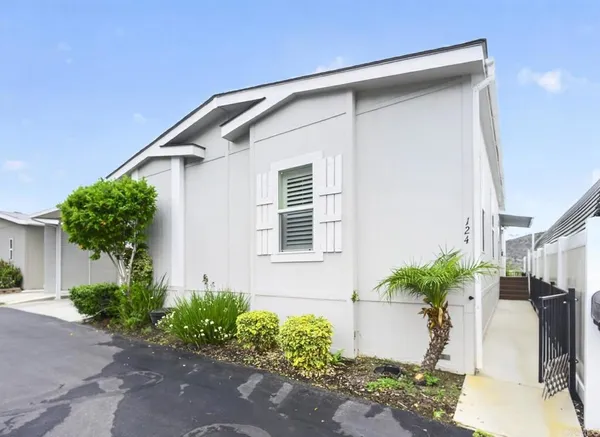 $550,000 | 4650 Dulin Road, Unit SPC 124, Fallbrook, CA 92003