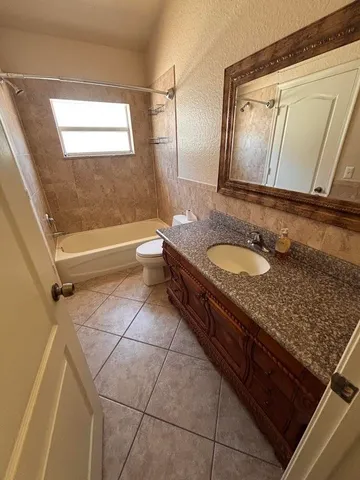 $1,800 | 4838 Cambridge Street, Lake Worth, FL 33463