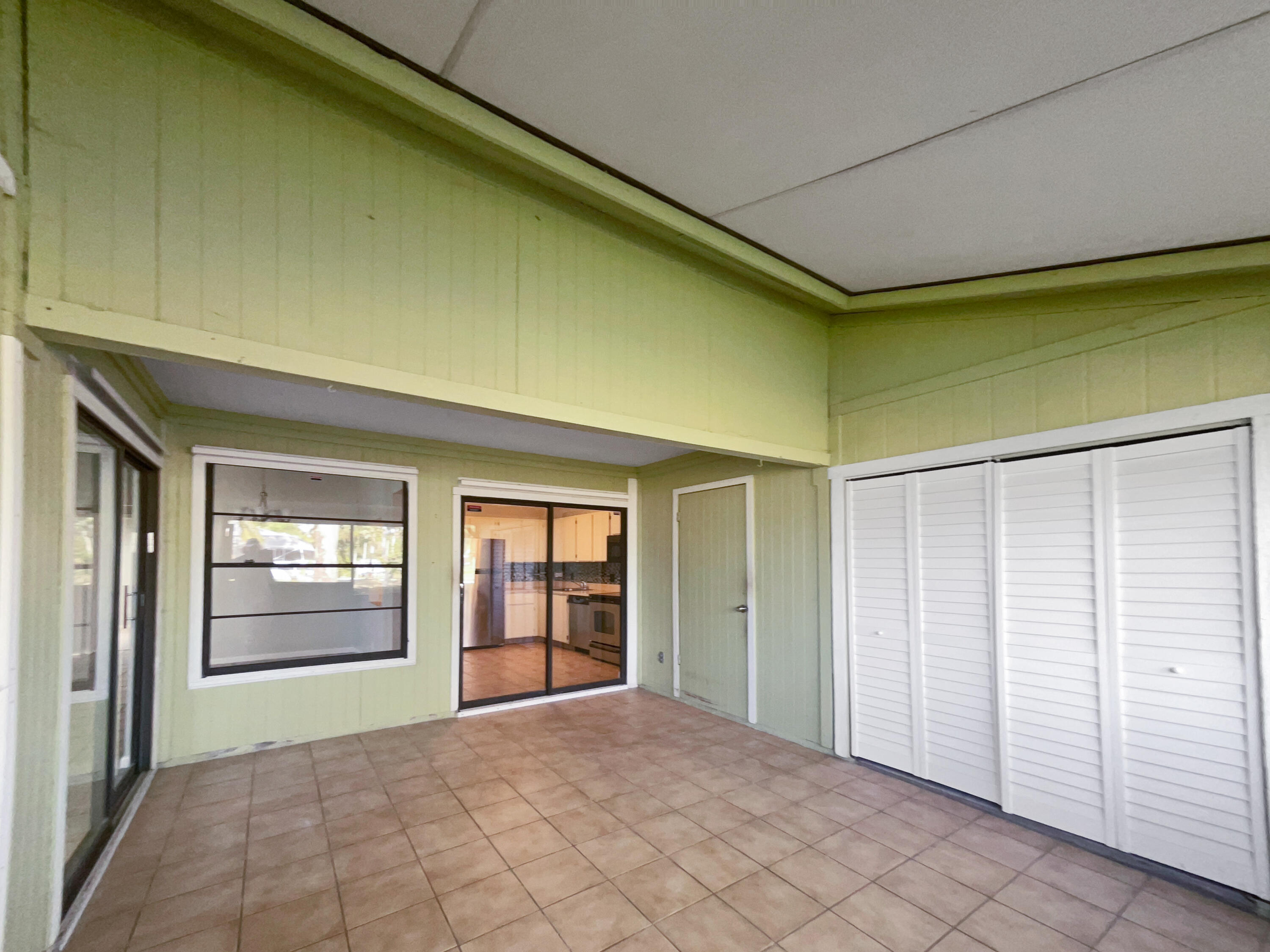4249 Willow Pond Circle West Palm Beach, FL 33417 - Photo 28 of 30 a view of an empty room and window