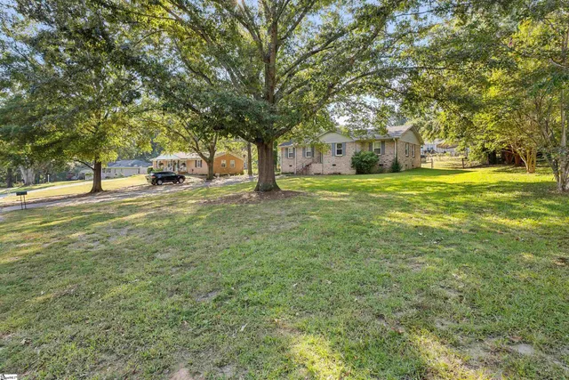 $194,900 | 108 Edgewood Drive, Laurens, SC 29360