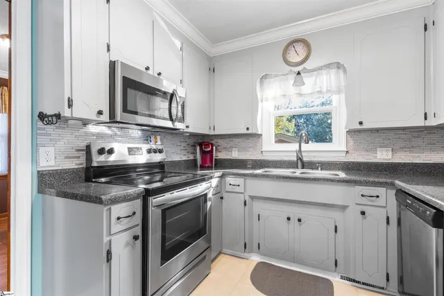 $194,900 | 108 Edgewood Drive, Laurens, SC 29360