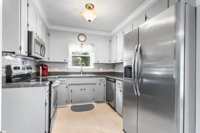 $194,900 | 108 Edgewood Drive, Laurens, SC 29360