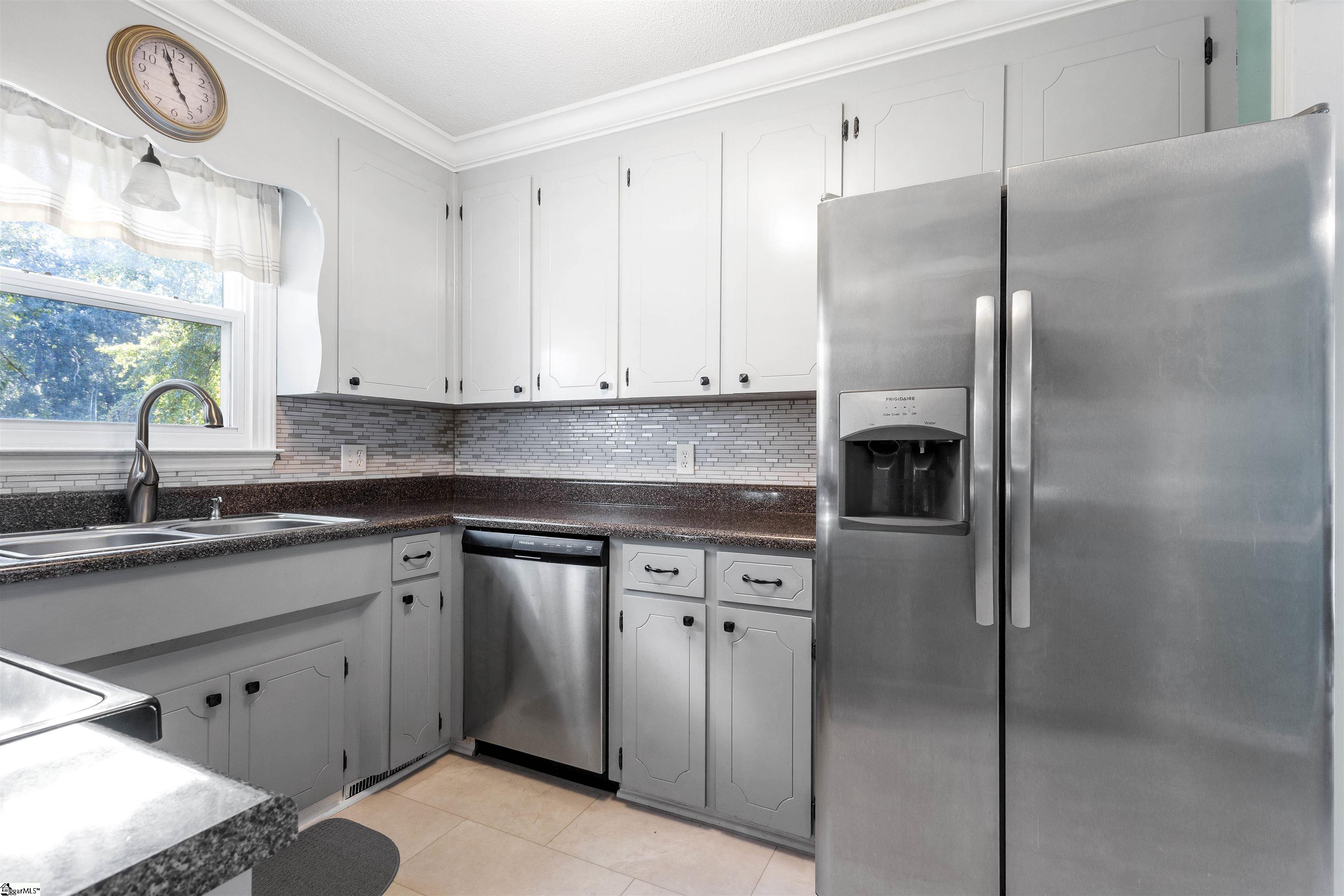 108 Edgewood Drive Laurens, SC 29360 - Photo 8 of 27