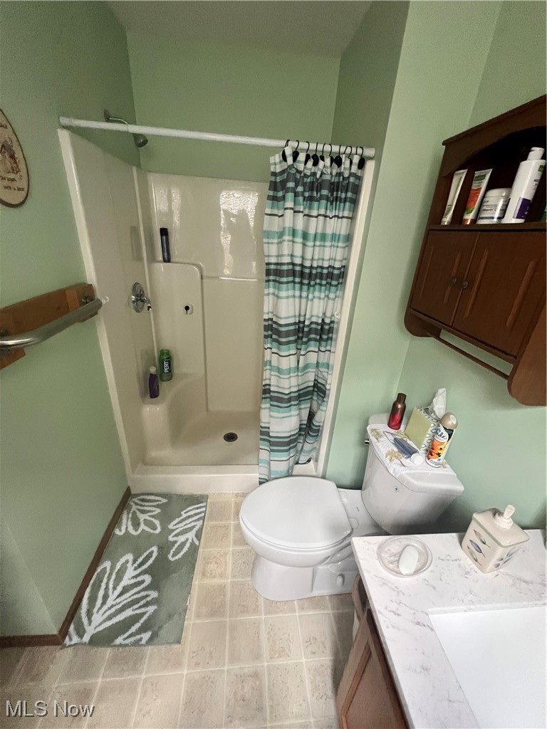 15372B Sprucevale Road East Liverpool, OH 43920 - Photo 14 of 14 Full bathroom off of the master bedroom
