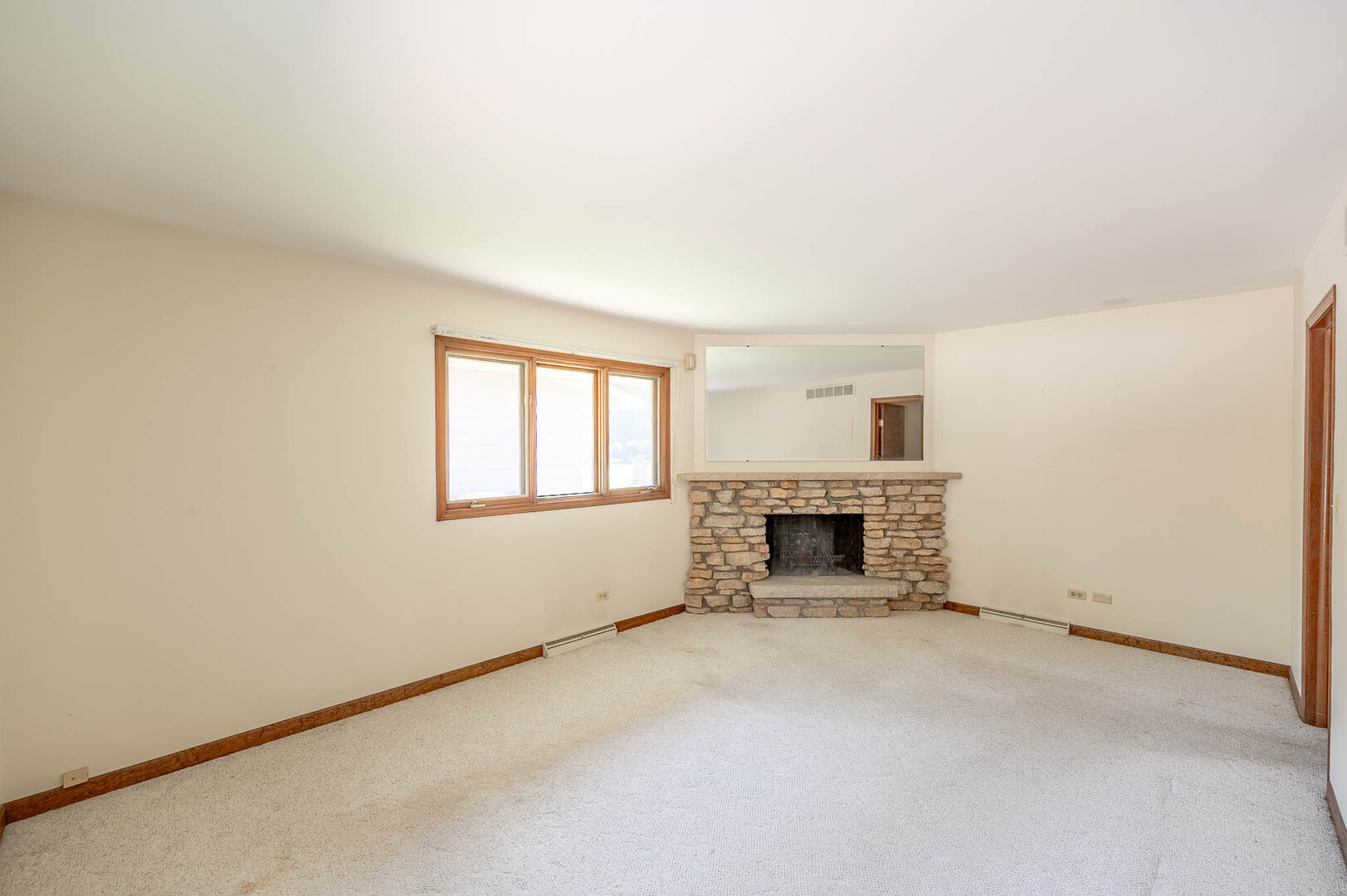 815 Ruth Drive Elgin, IL 60123 - Photo 8 of 20 Gallery Image 8