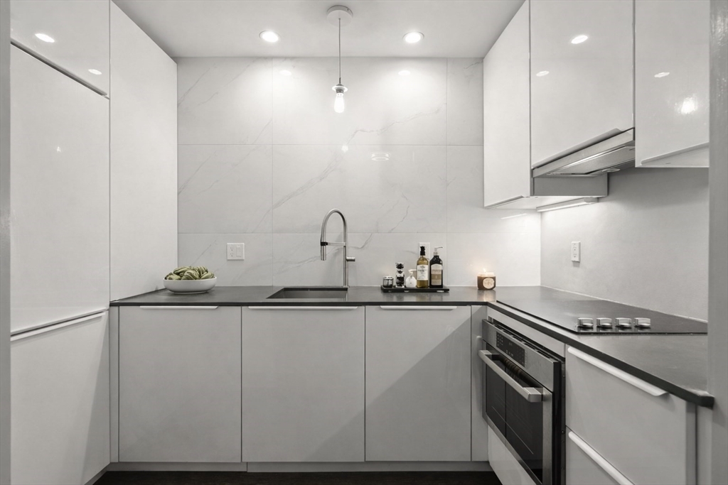 1407 Beacon Street, Unit 4 Brookline, MA 02446 - Photo 5 of 11