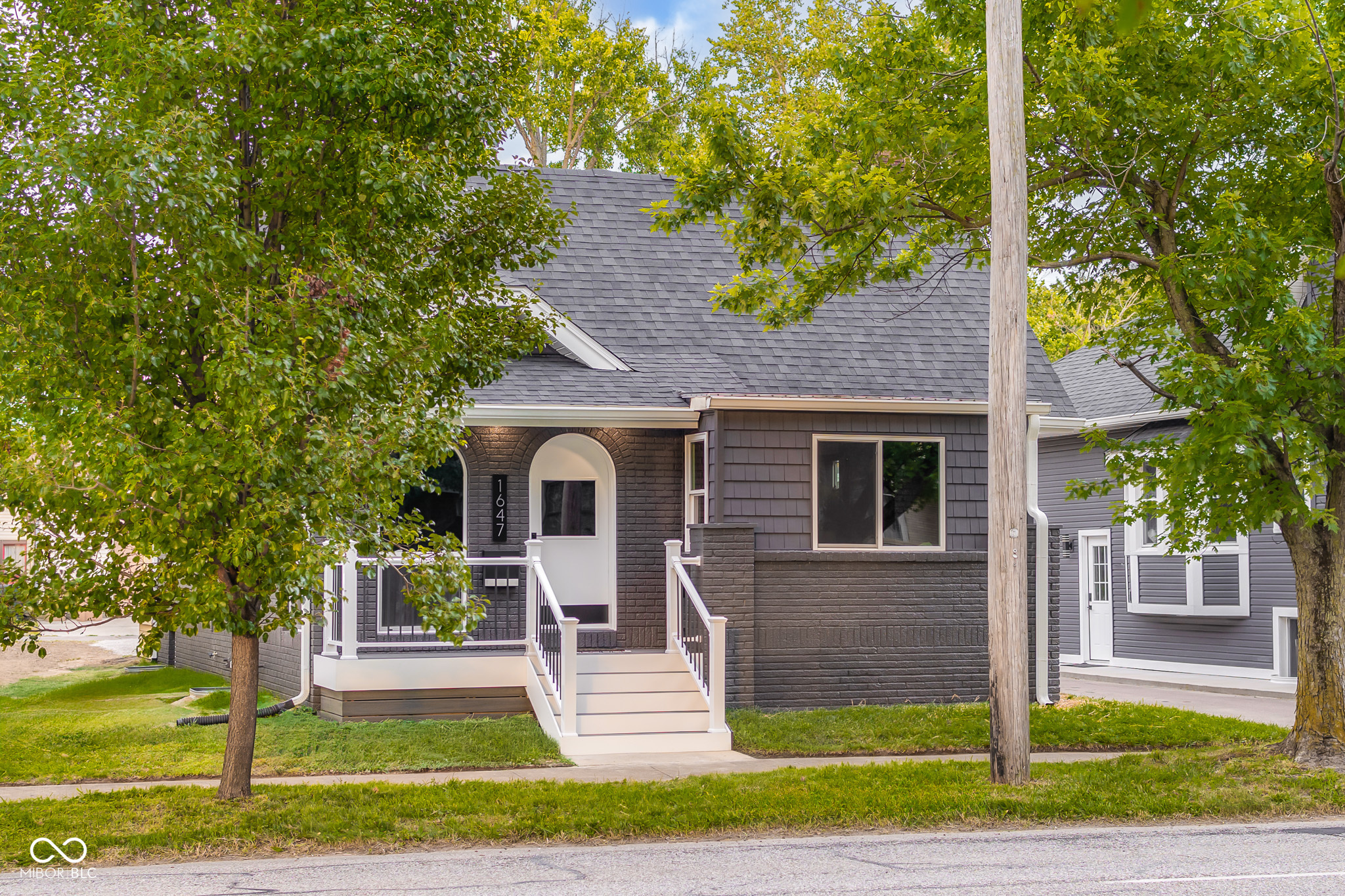 1647 Washington Street Columbus, IN 47201 - Photo 2 of 79