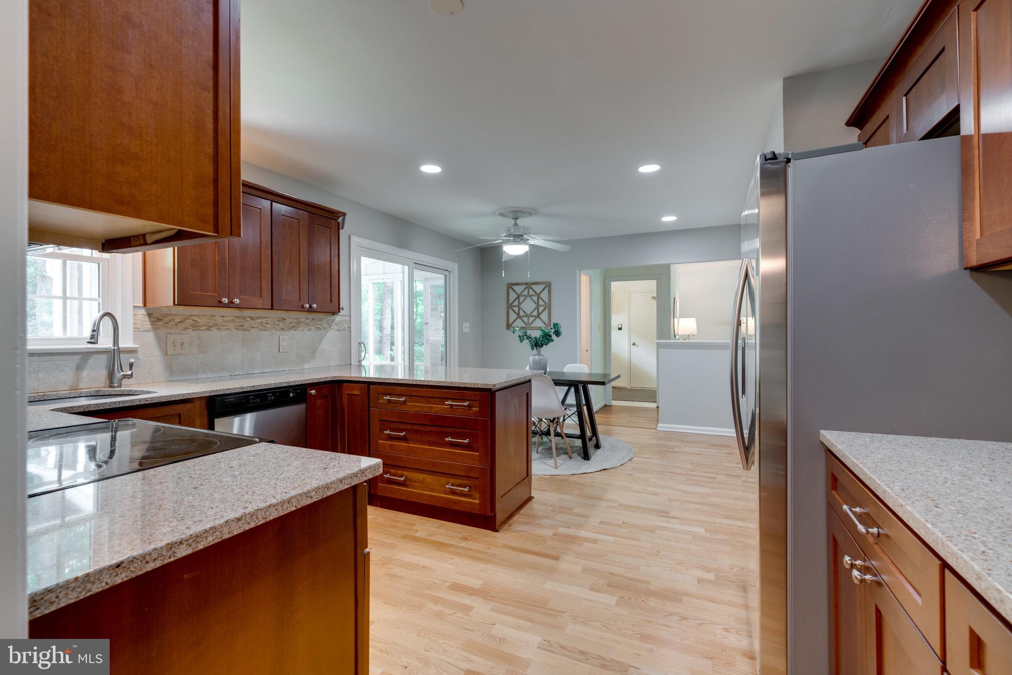 7811 Cliffside Court Springfield, VA 22153 - Photo 13 of 53 Kitchen