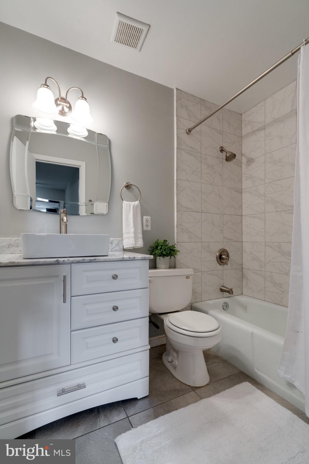 7811 Cliffside Court Springfield, VA 22153 - Photo 39 of 53 Upper Level Full Bathroom
