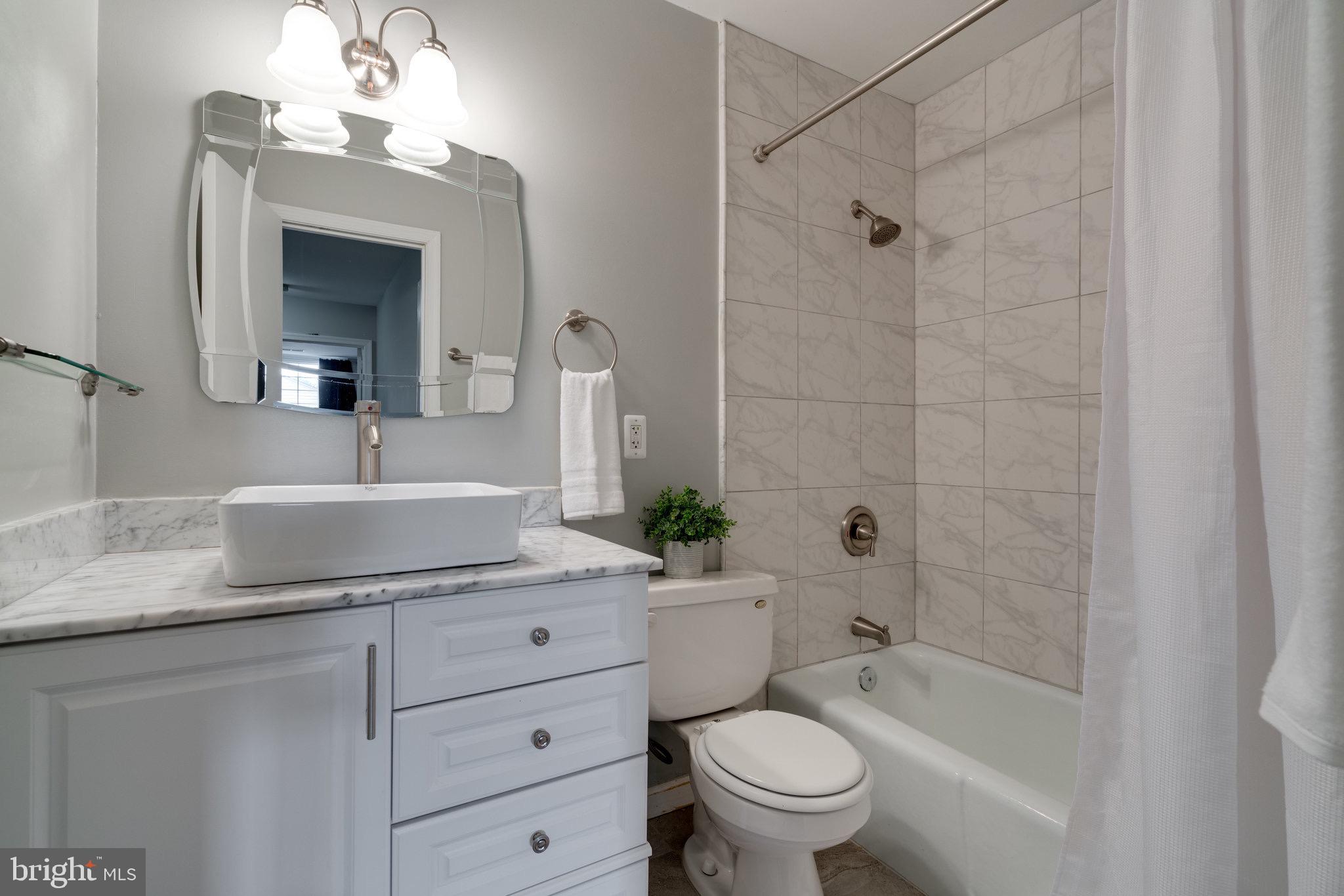 7811 Cliffside Court Springfield, VA 22153 - Photo 40 of 53 Upper Level Full Bathroom