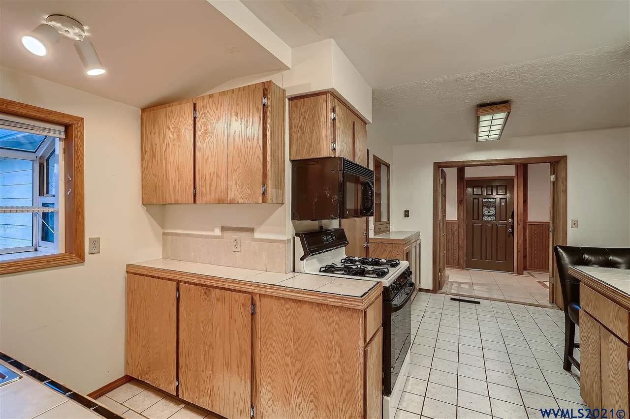 19019 Northeast Davis Street Portland, OR 97230 - Photo 6 of 26
