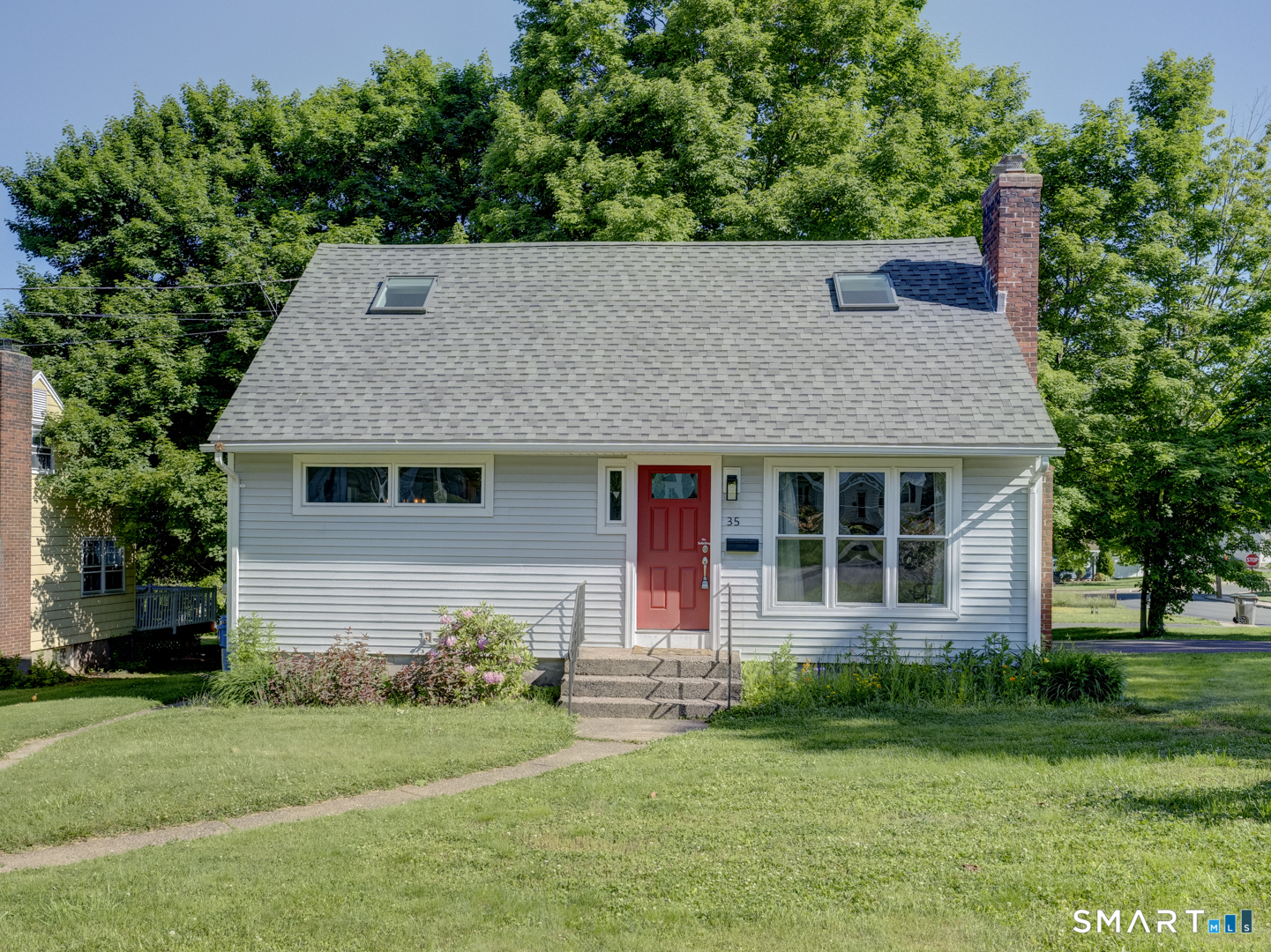 35 Bretton Road Manchester, CT 06042 - Photo 1 of 1 Front view
