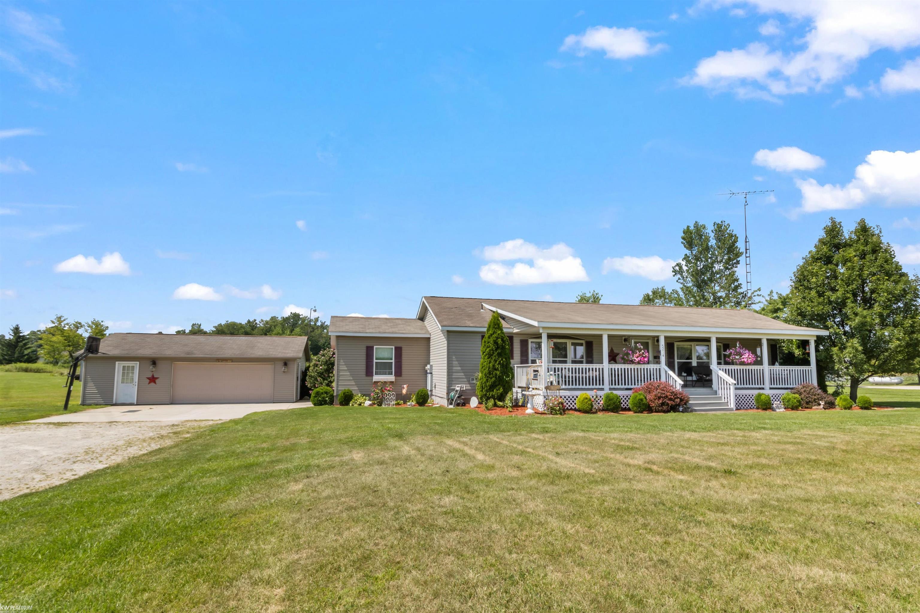 5234 Wildcat Road Croswell, MI 48422 - Photo 2 of 39 50152441-a5ac8c94-8280-40c7-806f-46c19c6129c2.JPG
