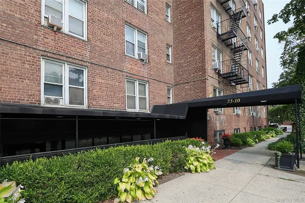 $288,000 | 75-10 Yellowstone Boulevard, Unit 2C | Rego Park