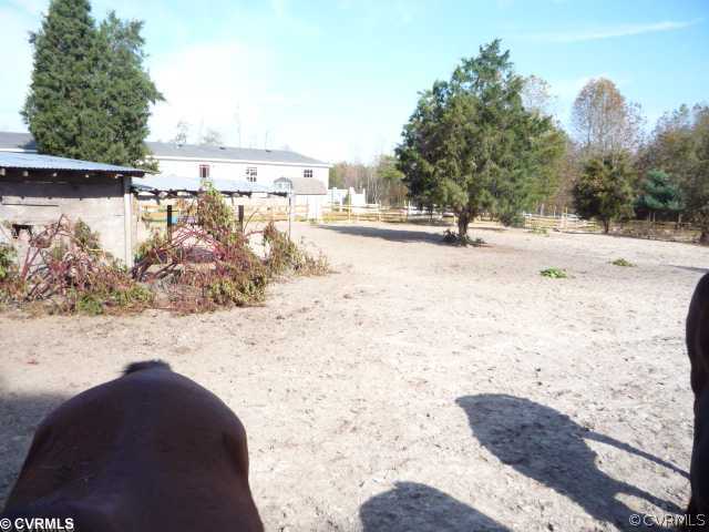 Stable/Barn - Secured riding area for horses.