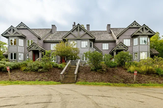 $520,000 | 232 North Village Road, Unit V306, Jay, VT 05859