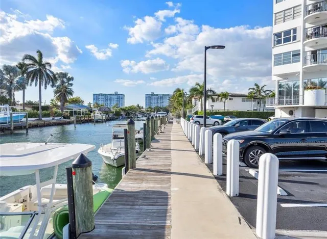 a car parked on the side of a building