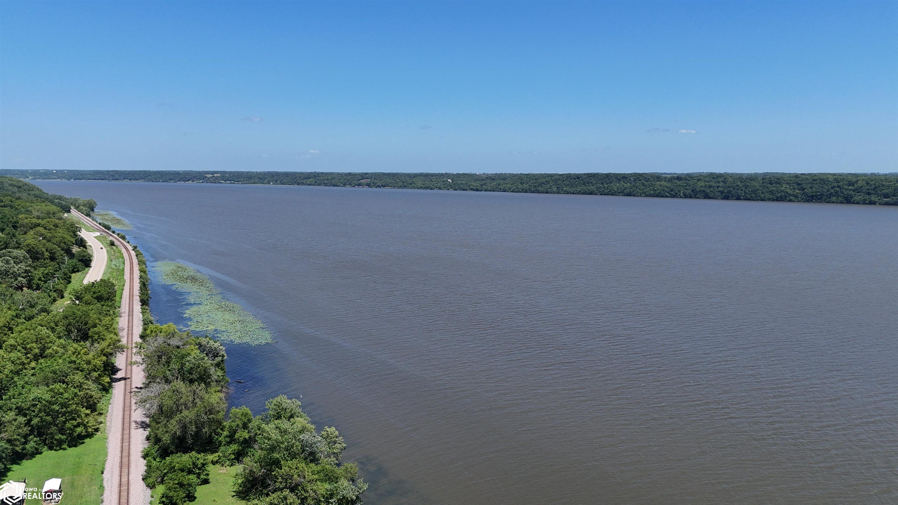 3370 Mississippi River Road Keokuk, IA 52632 - Photo 47 of 70 The Mighty Mississippi