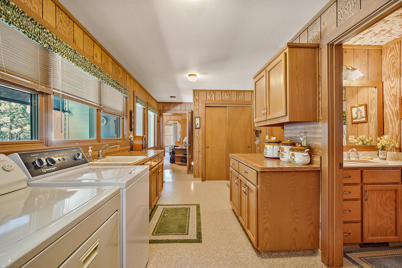 12300 Blackwell Road Central Point, OR 97502 - Photo 71 of 76 utility2