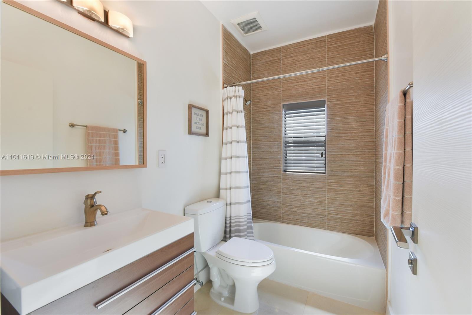 471 Southwest 30th Road Miami, FL 33129 - Photo 15 of 27 Guest Bathroom 1st Floor