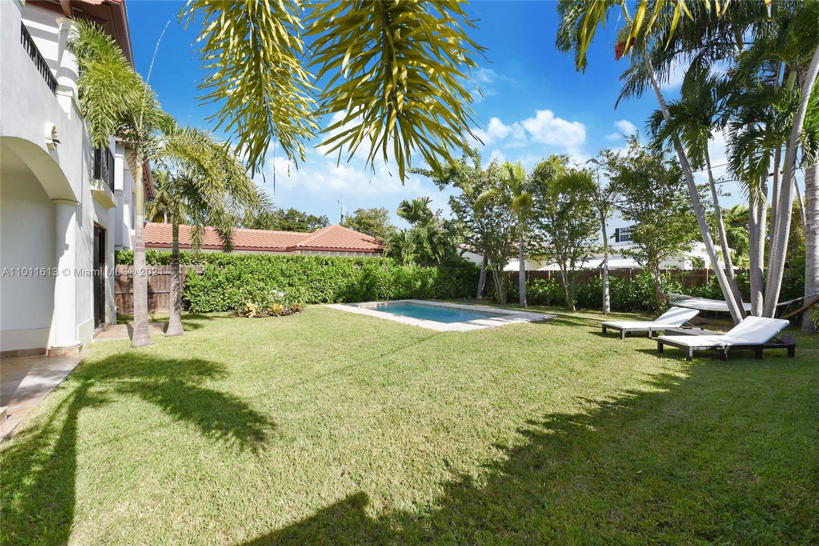 471 Southwest 30th Road Miami, FL 33129 - Photo 27 of 27 Other views Backyard