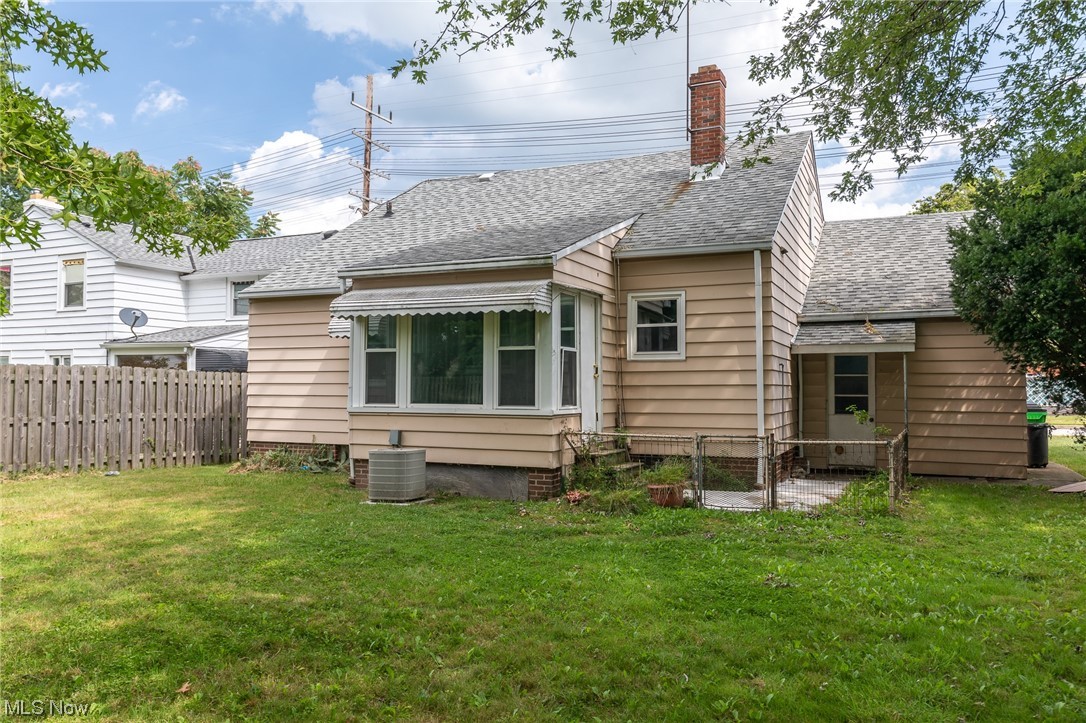 424 Babbitt Road Euclid, OH 44123 - Photo 2 of 20 Gallery Image 2